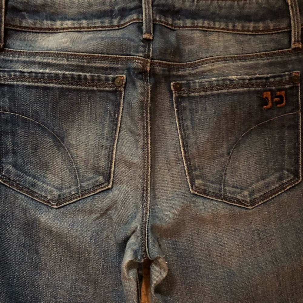 Joe’s Jeans! Size 28, Inseam 35. “Honey” fit.
